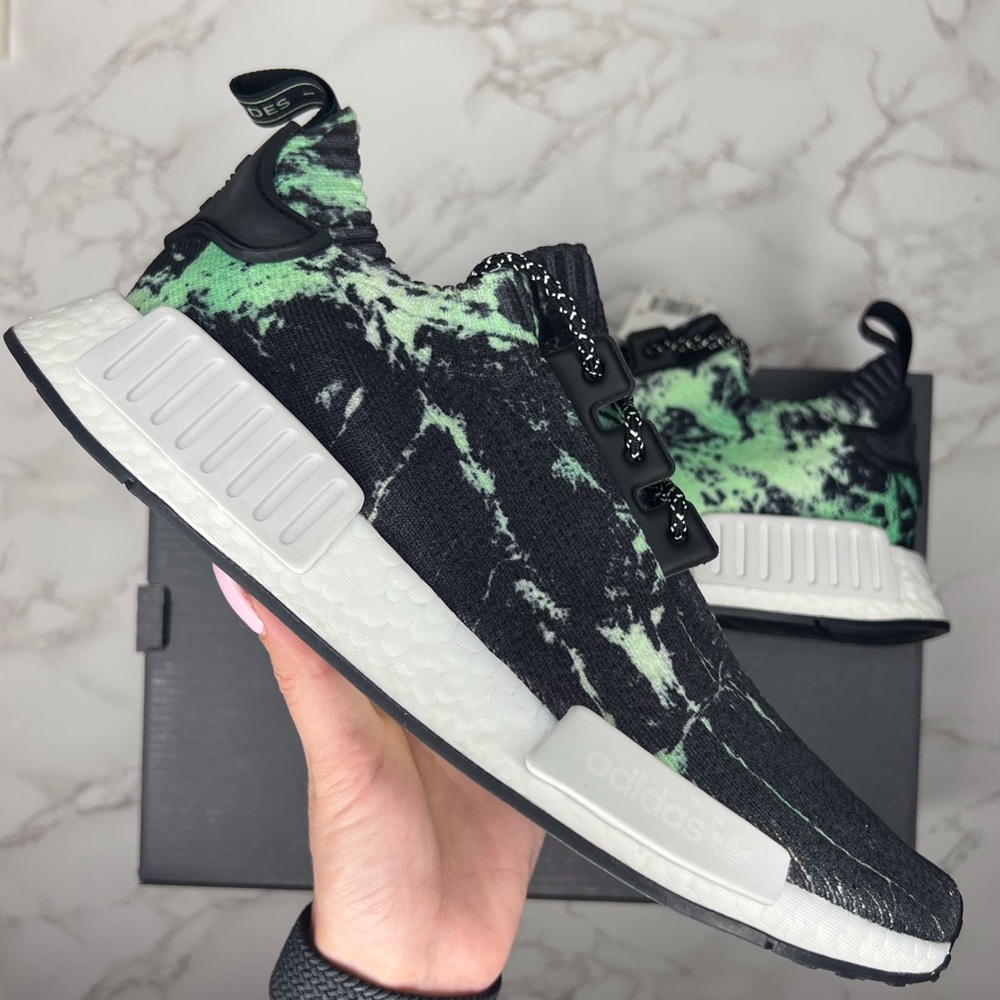 Adidas NMD R1 Primeknit - Picture 6 of 16